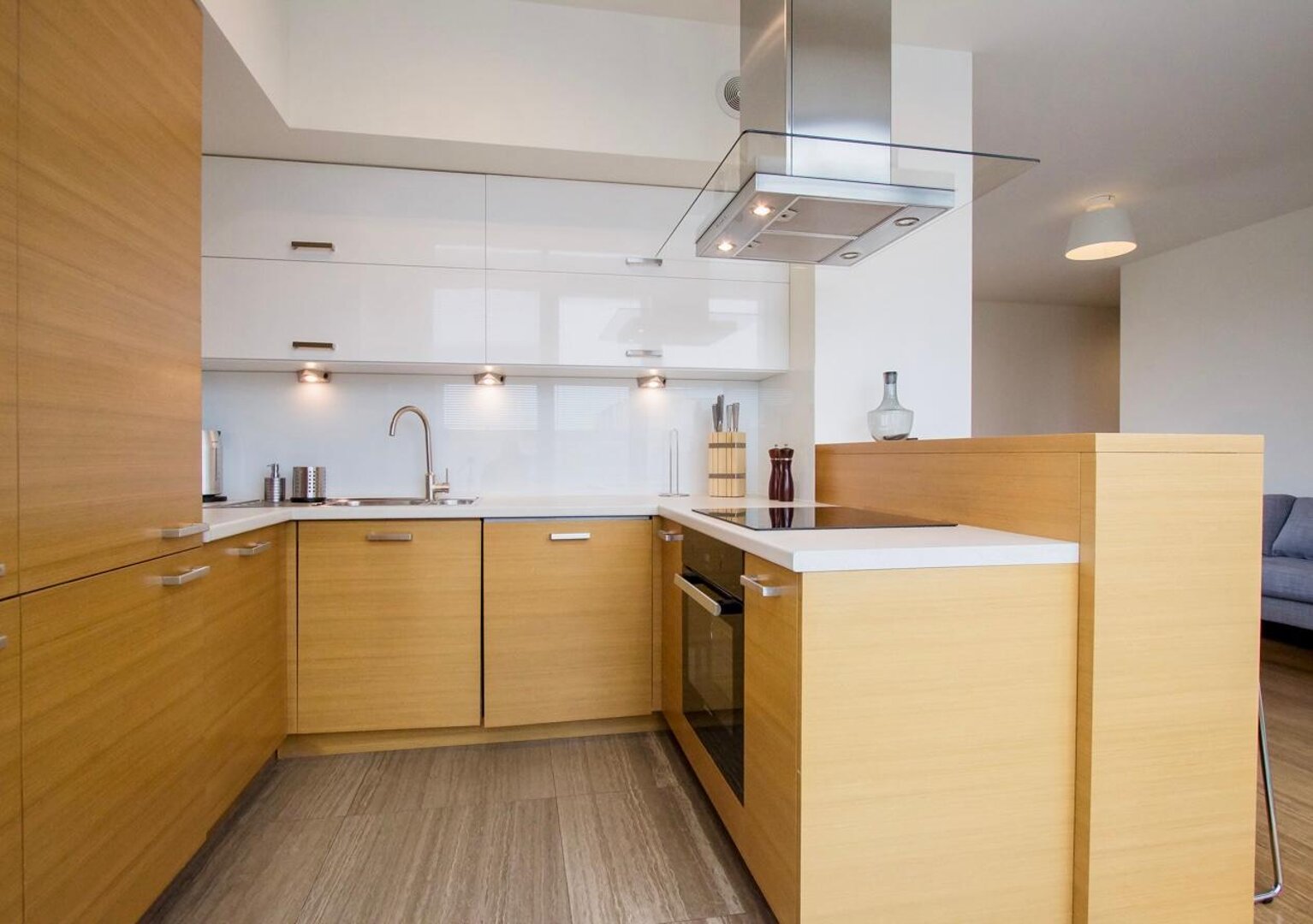 Spacious Penthouse with 2 bedrooms, a huge terrace, and parking in the Angel City Complex 71m² Spacious Penthouse with 2 bedrooms, a huge terrace, and parking in the Angel City Complex 71m²