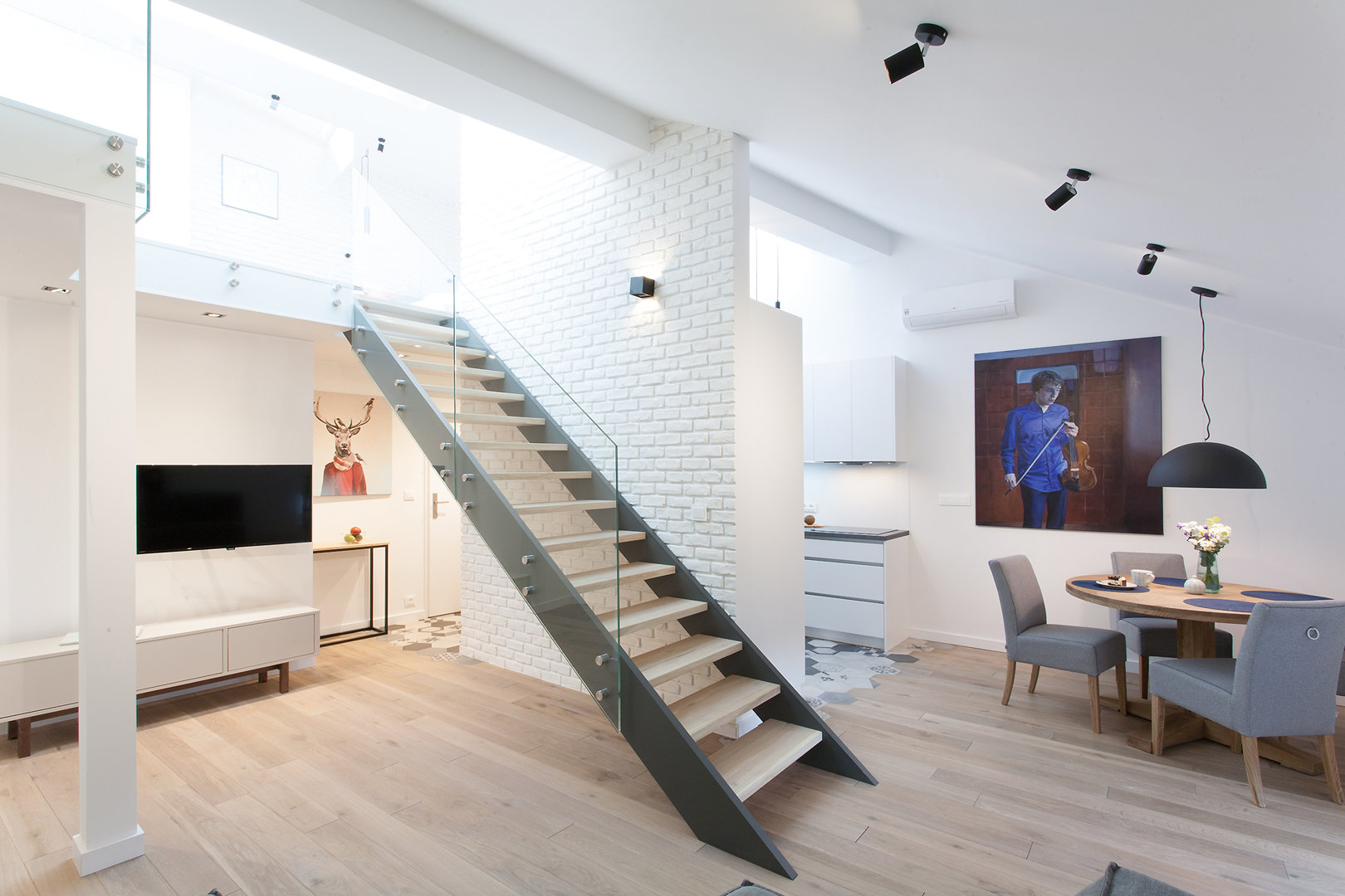 MINT V - NOWOCZESNOŚĆ W CENTRUM STAREGO MIASTA MINT V - NOWOCZESNOŚĆ W CENTRUM STAREGO MIASTA